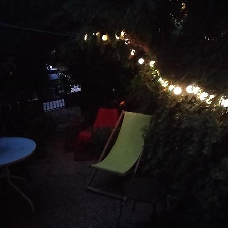 Joli Studio Avec Jardinet Avignon Kültér fotó