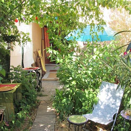 Joli Studio Avec Jardinet Avignon Kültér fotó