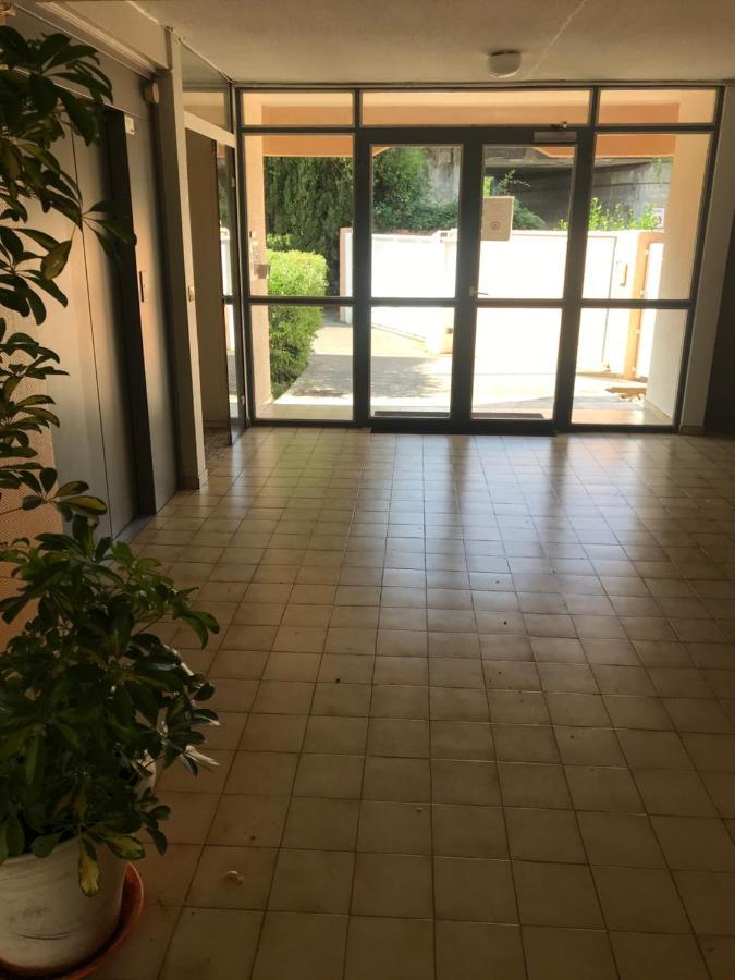 Joli Studio Avec Jardinet Avignon Kültér fotó
