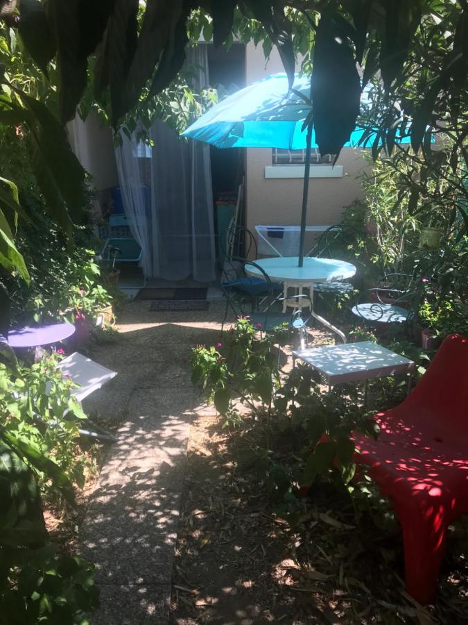 Joli Studio Avec Jardinet Avignon Kültér fotó